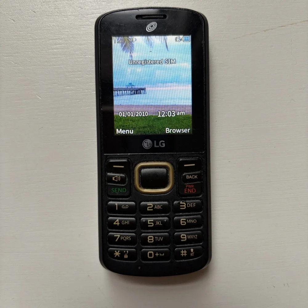 LG Tracfone 328BG Black Candybar Prepaid Cell Phone with Wall Charger